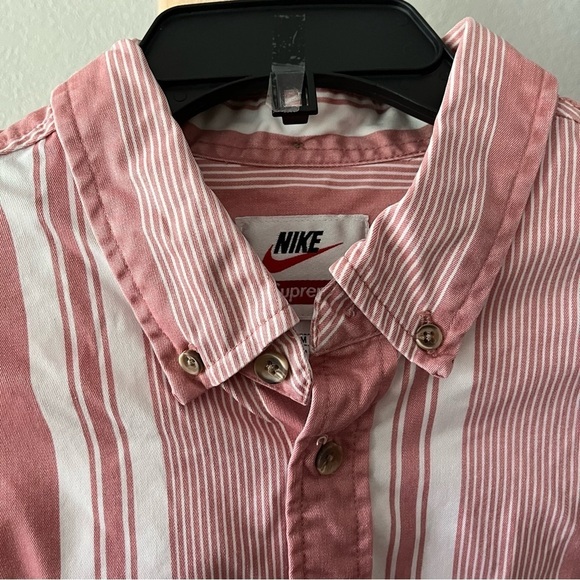 NIKE x SUPREME sz M Long Sleeve Button Down Shirt Red White Striped - Picture 8 of 9